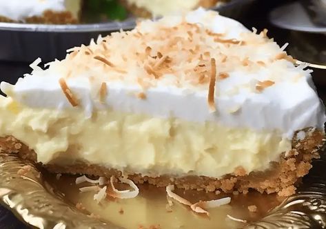 KILLER CREAMY COCONUT PIE – Findatorr Creamy Coconut Pie, Coconut Cream Pie Recipes, Gingersnap Crust, Coconut Pie, Cream Pie Recipes, Coconut Cream Pie, Sweet Pie, Coconut Recipes, Pie Dessert