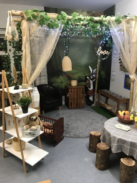 Reggio Role Play Area, Ece Room Ideas, Curiosity Room Ideas, Childcare Home Corner Ideas, Curiosity Approach Eyfs Home Corner, Home Corner Activities, Reggio Inspired Home Corner, Reggio Home Corner, Unschooling Classroom