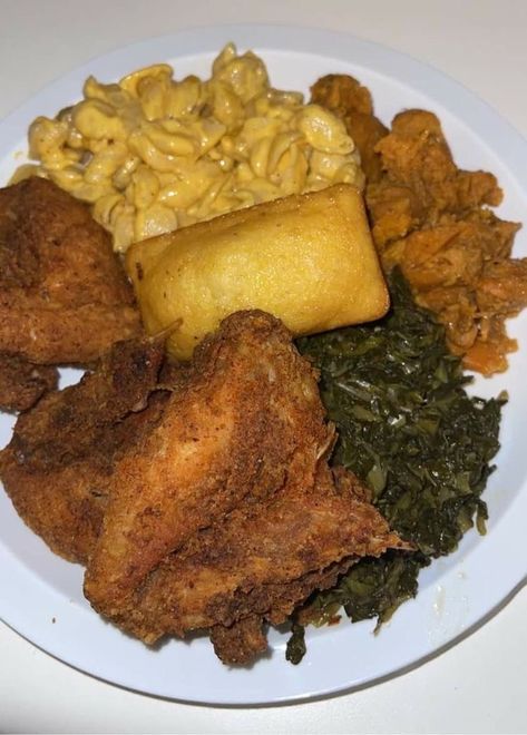 Soul Food Dinner, Crispy Fried Chicken, Food Babe, Food Goals, Mac N Cheese, Food Videos Cooking, Food Obsession, Types Of Food, Interesting Food Recipes