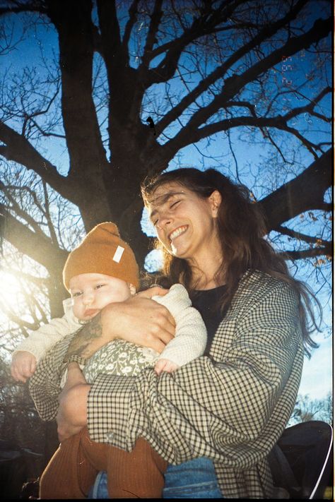 Alyssa & Ren | Mom and baby on 35mm film outdoor flash photography <3 Film Photo Portrait, Downtown Family Photos, Film Family Photos, Mom And Dad Photoshoot, Nostalgic Family Photography, Outdoor Flash Photography, Film Photo Ideas, Maternity Film Photography, Pregnancy Film Photography