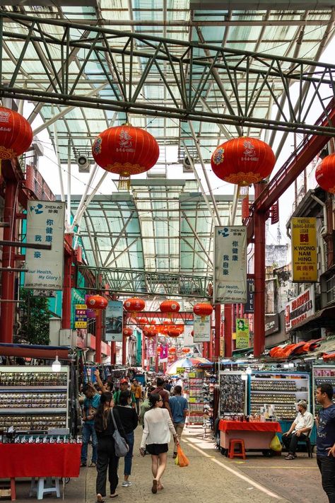 Let's take a delicious journey through Kuala Lumpur's Chinatown! Curious about Petaling Street? Join me as I explore the flavours and culture in this bustling neighbourhood! | Kuala Lumpur Chinatown | Petaling Street Kuala Lumpur | Kuala Lumpur Food Guide | Kuala Lumpur Places to Visit | Kuala Lumpur City Travel | Kuala Lumpur Malaysia | Travel Photography