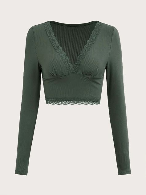 Shein Women Outfits, Aesthetic Long Sleeve Shirts, Cute Green Clothes, Shein Long Sleeve Top, Green Top Aesthetic, Modern Slytherin Outfit, Dark Green Clothes, Slytherin Wardrobe, Dark Green Outfit