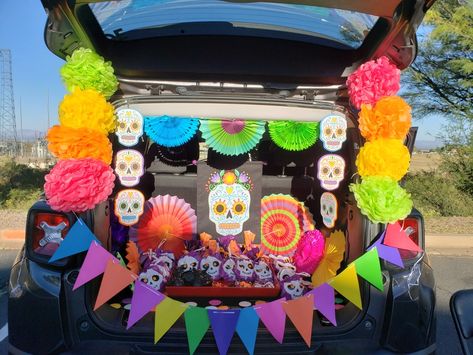 Dia De Los Muertos Trunk Or Treat Ideas, Coco Themed Trunk Or Treat, Trunk Or Treat Dia De Los Muertos, Day Of The Dead Trunk Or Treat, Dia De Los Muertos Trunk Or Treat, Coco Trunk Or Treat, Dia De Los Muertos Decorations Ideas, Trunk Or Treat Ideas, Disney Coco