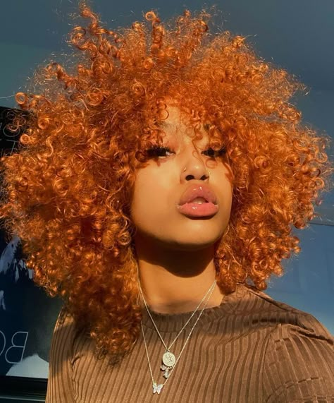 Orange Curly Hair, Cheveux Oranges, Hair Color Orange, Dyed Curly Hair, Girly Vibes, Red Curly Hair, Ginger Hair Color, Dyed Hair Inspiration, Colored Curly Hair