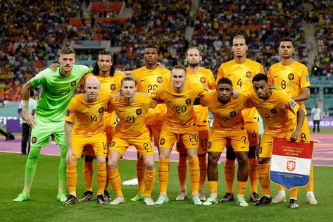 The final Group A fixture of the World Cup group stages takes place on Tuesday and features Qatar vs. Netherlands. To win their group at the Al Bayt Stadium, the Dutch must achieve a result equal to or better than Ecuador's victory over Senegal. Denzel Dumfries, Al Bayt Stadium, Cody Gakpo, Enner Valencia, Daley Blind, World Cup Groups, Van Gaal, International Games, Memphis Depay