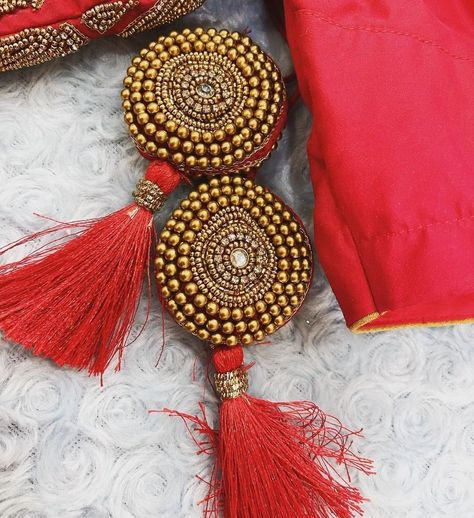 Tassel Aari Work, Aari Blouse Latkan Designs, Aari Tassels Design, Aari Latkans For Blouse, Aari Work Latkan Designs, Saree Latkan, Latkan Designs, Blouse Hangings, Blouse Latkan