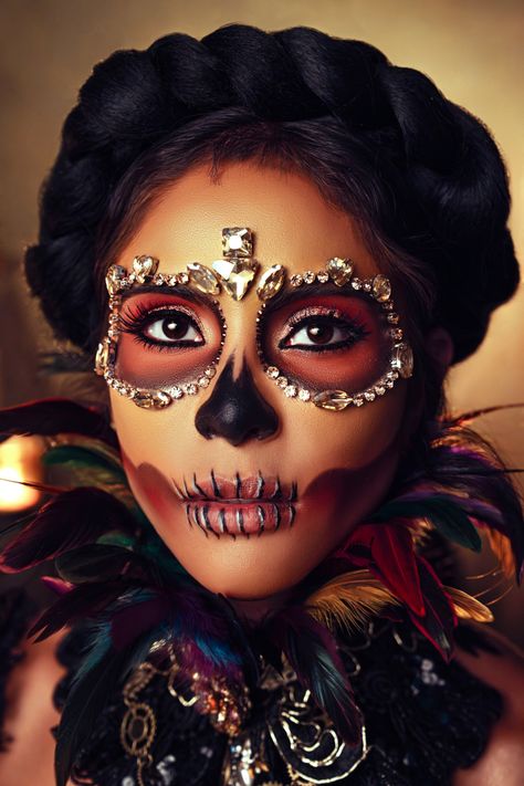 Glamour sugar skull makeup Basic Day Of The Dead Makeup, Halloween Ordurves, Dia De Los Muertos Makeup For Women, Day Of The Dead Woman, Catrina Makeup, Muertos Makeup, Day Of The Dead Makeup, Day Of The Dead Party, Bday Shoot