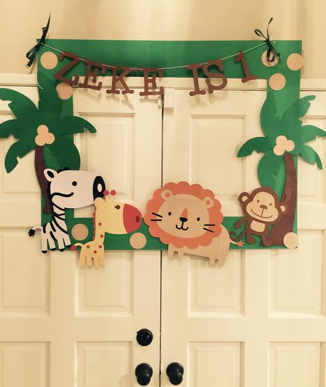 Photo booth - safari theme partiesbypeggy on Instagram Safari Photo Booth, Lion King Birthday Party Ideas, Safari Theme Birthday Party, Safari Party Decorations, Jungle Theme Birthday Party, Birthday Party Props, Animal Theme Birthday, Jungle Theme Parties, Jungle Theme Birthday