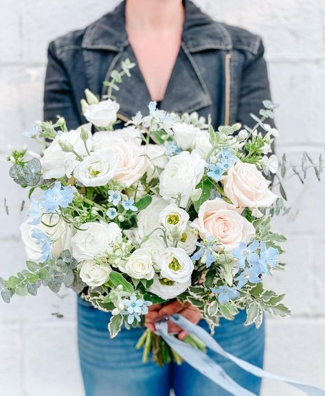 Nicole Troncone on Instagram: “Large and lush bridal bouquet with the sweetest details of blue tweedia blooms and organic vines that look like they were just plucked from…” Blue Tweedia, Bouquet Styles, Garden Chic, Travel Theme, Travel Themes, Bridal Bouquet, Lush, Vines, That Look