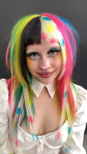 2024 Manifesting, Clown Hair, Funky Hair Colors, Hair Doo, Hair Color Crazy, Dyed Hair Inspiration, Split Hair, Funky Hairstyles, Hair Stylies