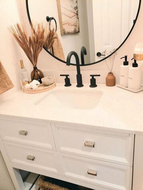 23 Bathroom Counter Decor Ideas That Are Practical and Cute Bathroom Counter Decor Ideas, Bathroom Counter Decor, Restroom Decor, Decor Baie, Bathroom Decor Apartment, Counter Decor, Dark Furniture, Bathroom Counters, Bathroom Counter