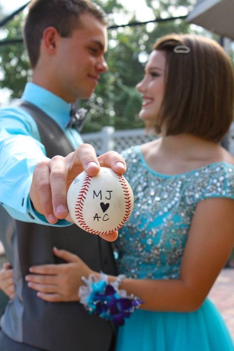 Homecoming picture Baseball White Relationship, Homecoming Couple, Prom Pictures Group, Homecoming Poses, Hoco Pics, Prom Pictures Couples, Prom Goals, Prom Picture Poses, Homecoming Pictures