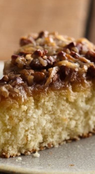 Bisquick® Velvet Crumb Cake Bisquick Cake, Velvet Crumb Cake, Bisquick Coffee Cake Recipe, Bisquick Mix Recipe, Baking Mix Recipes, Crumb Coffee Cakes, Crumb Cake Recipe, Coffee Cake Recipe, Bisquick Recipes