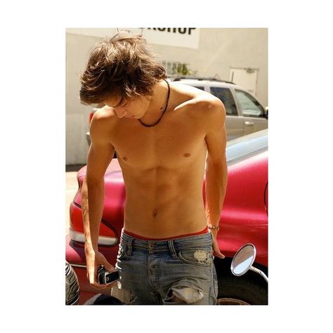 Last.fm ❤ liked on Polyvore featuring one direction, harry styles, 1d, harry and boys Harry Styles, Red