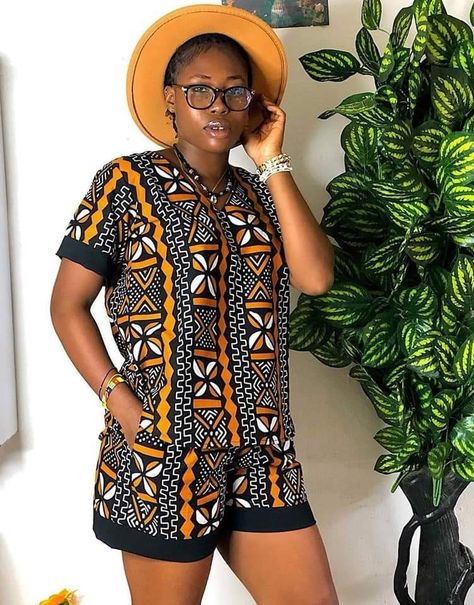 African Shorts, African Pants, Two Piece Outfits Shorts, African Shirt, African Wear Styles For Men, African Print Tops, Ethno Style, Short African Dresses, African Fashion Skirts