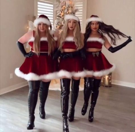 Mrs Claus Outfit, Wonderland Fashion, Christmas Costumes Women, Christmas Looks, Magic Things, Fashion Fall Outfits, Xmas Costumes, Christmas Outfit Ideas, Cute Christmas Outfits