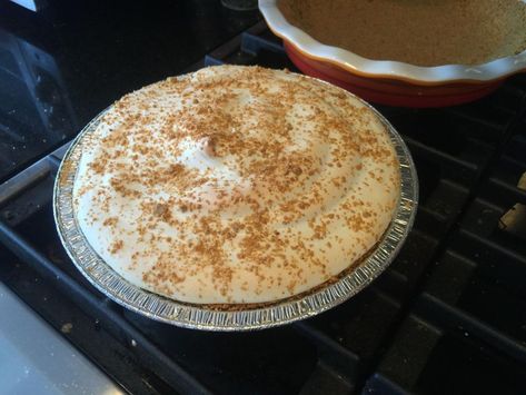 Graham Cracker Cream Pie, Butterscotch Cream Pie, Cook Journal, Graham Cracker Pie, Amish Food, Cracker Pie, Mennonite Recipes, Banana Cream Pie Recipe, Graham Cracker Crust Pie