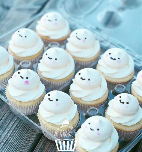 Cutest Bao Bun cupcake idea made by #7sweetsandtreats Bao Party, Dim Sum Baby Shower Theme, Bao Baby Shower Theme, Dim Sum Party, Bun Cake, Baby Boy Sprinkle, Bao Buns, Sugar Cookie Designs, 2nd Baby