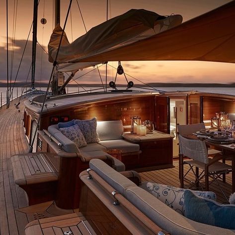 Yacht Aesthetic, Cruise Italy, Best Yachts, Sailboat Living, Sail Life, Sailing Cruises, Sailing Holidays, Classic Yachts, Yacht Interior