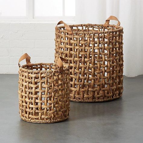 Contemporary Baskets, Modern Baskets, Diy Rope Basket, Natural Baskets, Woven Baskets, Rope Basket, Diy Storage Furniture, Woven Basket, Crochet Basket