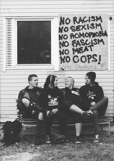 Andy Aesthetic, Antifascist Art, Punk Outfit, Rauch Fotografie, Punk Culture, Punks Not Dead, Crust Punk, Arte Punk, Punk Aesthetic