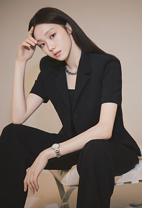 Lee Sung Kyung Photoshoot, Lee Sung Kyung Wallpaper, Mood Profile, Profile Photoshoot, Black And White Short Dresses, Formal Photoshoot, Business Portrait Photography, Lee Sung Kyung, Teen Swag Outfits