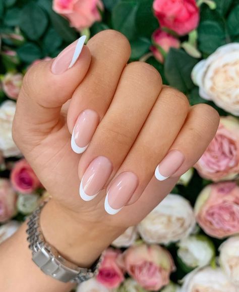 26 Awesome French Manicure Designs - Hottest French Manicure Ideas French Manicure Designs, French Manicure Nails, Nagel Tips, Easy Nails, French Nail Designs, Classic Nails, Manicures Designs, Bridal Nails, Nailed It