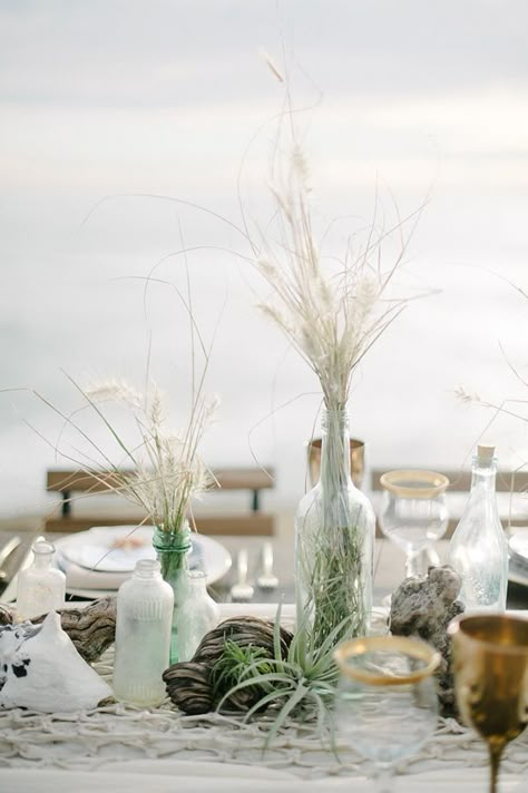 beach wedding centerpieces - photo by John Schnack Photography http://ruffledblog.com/seaside-wedding-inspiration-shoot Minimal Ideas, Beach Wedding Decorations Reception, Beach Wedding Centerpieces, Beach Wedding Decor, Beach Wedding Inspiration, Beach Wedding Decorations, Beach Wedding Ideas, Seaside Wedding, Coastal Wedding