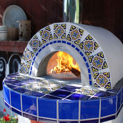 Brick Pizza Oven Outdoor, Outdoor Fireplace Pizza Oven, Pizza Oven Outdoor Diy, Backyard Pizza Oven, Pizza Oven Kits, Wood Burning Pizza Oven, Diy Pizza Oven, Oven Design, Brick Pizza Oven