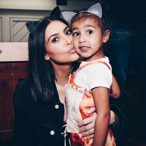 Kim Kardashian And North, Kardashian Makeup, Kim Kardashian Makeup, Kim Kardashian Dresses, Penelope Disick, Kim And Kourtney, Suri Cruise, Kardashian Kids, Kkw Beauty