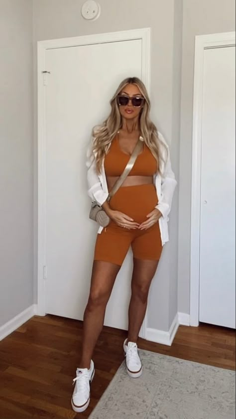 Pregnant Fair Outfit, Summer Outfit Maternity, Pregnant Soccer Mom Outfits, Summer Outfits 2023 Pregnant, 8 Weeks Pregnant Outfit, 23 Weeks Pregnant Outfits, Maternity Shorts Outfit Summer, Pregnant Cool Outfits, Trendy Outfits For Pregnant Women