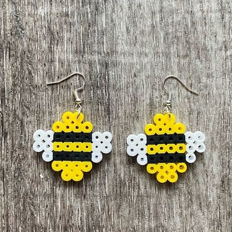 Perler Beads Jewelry, Bead Bee, Diy Perler Bead Crafts, Melty Beads, Diy Perler Beads, Learn Crafts, Mouse Print, Perler Bead Art, Beaded Animals