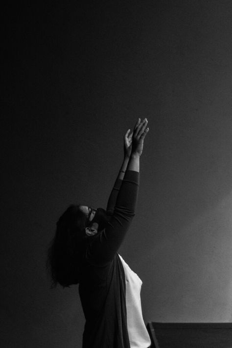 Worship Images, Praise God, Alam Yang Indah, White Photography, Black And White Photography, Enchanted, Human Silhouette, Worship, Jesus