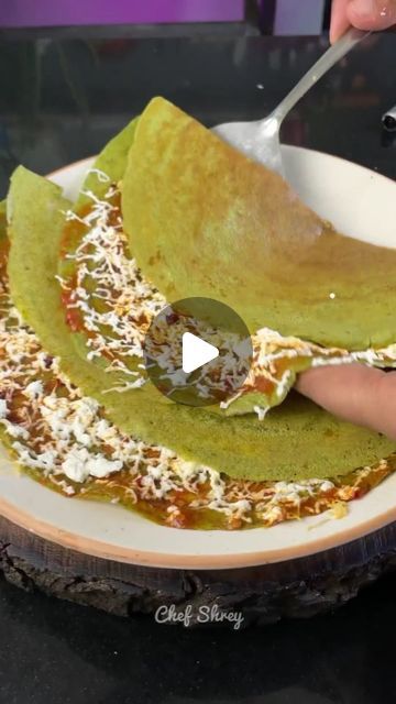 Green Moong Dal Chilla, Healthy Paneer Recipes For Diet, Moong Dal Chilla, Schezwan Chutney, Vegetarian Asian, Paneer Makhani, Chilli Paneer, Eat Healthy Food, Punjabi Food