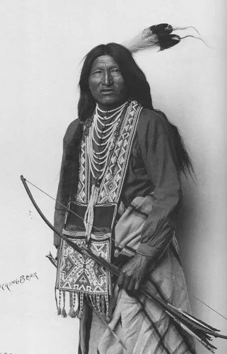 Kicking Bear. Oglala Sioux Indigenous Clothing, Native American Medicine, Sioux Indian, Lakota Sioux, Medicine Man, American Indian History, Native American Images, Native American Men, American Photo