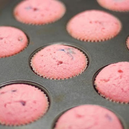 Cotton Candy Cupcakes Recipe - (4.4/5) Cotton Candy Cake, Cotton Candy Cupcakes, Candy Cupcakes, Candy Cupcake, Buttercream Frosting Recipe, Candy Cake, Köstliche Desserts, Yummy Cupcakes, Dessert Cupcakes