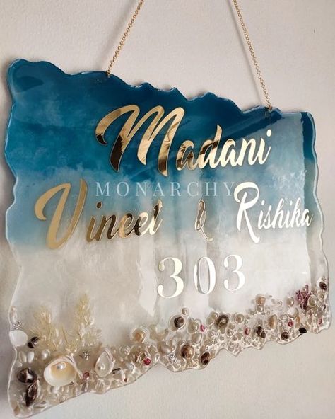 Wedding Name Plate Design, Resin Art Name Plate Design, Resin Theme Ideas, Raisin Art Name Plate, Resin Art Logo Design, Epoxy Name Plate, Resin Plates Diy, Ocean Theme Wedding Ideas, Resin Name Plate Ideas