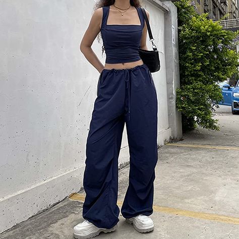 Navy low waisted parachute pants and navy square neck tank top - women summer fashion Wide Leg Capris, Denim Aesthetic, Women Cargo Pants, Black Y2k, Baggy Trousers, Party Dress Long Sleeve, Summer Chic, Puff Sleeve Dresses, Women Cargos