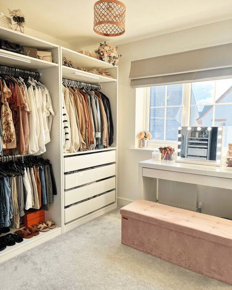 27 Tiny Closet Organization Ideas – The DIY Desire Tiny Closet Organization Ideas, Tiny Closet Organization, Tiny Closet, Basement Gym, Smart Organization, Closet Organization Ideas, Small Closet, Functional Storage, Closet Organization