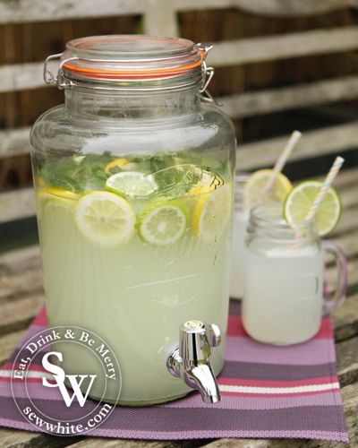 Enjoy a glass of my Spring Gin Lemonade Cocktail in the sunshine. It's a great party sharing drink and in a glass dispenser it looks beautiful. Gin Lemonade Cocktail, Drink Dispenser Recipes, Mint Ice Cubes, Gin Lemonade, Cocktail Jars, Gin And Lemonade, Lemonade Cocktail Recipe, Blueberry Gin, Honey Drink