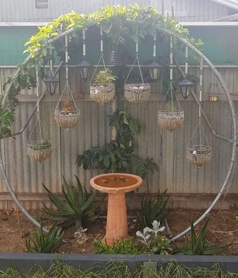 Trampoline Upcycle Ideas, Old Trampoline Ideas, Trampoline Upcycle, Repurposed Trampoline, Recycled Trampoline, Trampoline Ideas, Garden Trampoline, Backyard Playground Landscaping, Old Trampoline