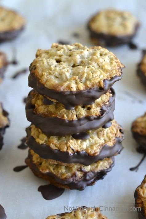 Ikea Recipes, Ikea Cookies, Norwegian Baking, Gathering Recipes, Crispy Oatmeal Cookies, Nutella Biscuits, Cookie Sandwich Recipes, Medicine Tips, Chocolate Oats