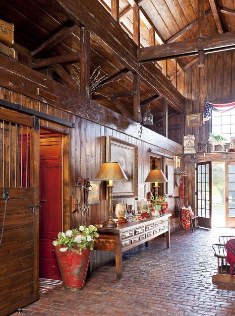 Barn interior Stables Converted Into Rooms, Converted Stables Interiors, Ranch Hallway Ideas, Cute Country Decor, Horse Farmhouse Decor, English Tack Room, Beautiful Ranch Homes, Horse Barn Interior, Equestrian House