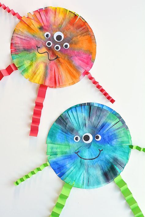 Halloween Craft Ideas For Kids, Halloween Craft Ideas, Thanksgiving Crafts For Toddlers, Spooky Halloween Crafts, Halloween Crafts Preschool, Coffee Filter Crafts, Non Toy Gifts, Fun Halloween Crafts, Easy Halloween Crafts