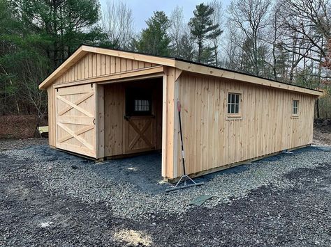 Horizon Structures on Instagram: “This Side Aisle Barn is affordable and adorable! It was just set up in Massachusetts and cost about $26,000. There are two stalls, a third…” Barn Shed Ideas, Simple Horse Barns, Horse Healing, Horse Shed, Farm Management, Ridge Vent, Horse Shelter, Dream Horse Barns, Horse Barn Plans