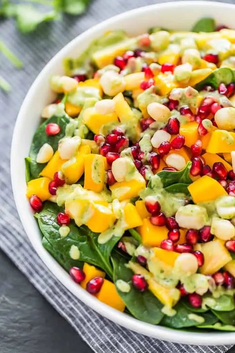 Tropical Spinach Salad with Creamy Coconut Lime Dressing Hawaiian Salads Green, Hawaiian Salad, Super Salads, Hawaiian Bbq, Food Van, Yummy Salads, Paleo Salads, Tropical Food, Tropical Salad