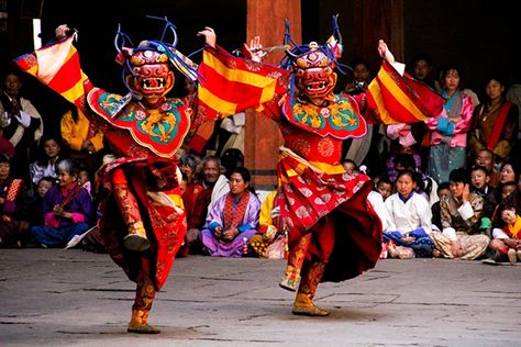 Bhutan Traditional Dances - History & Types of Dances in Bhutan Bhutan Travel, Thunder Dragon, Cultural Dance, Mask Dance, Dancer Wear, Types Of Dancing, Traditional Dance, Dance Art, Afro Art