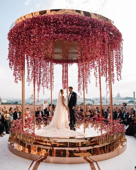 Wedding Decor Inspiration, Future Wedding Plans, Salou, Wedding Stage, Wedding Goals, Fairy Tale Wedding, Wedding Deco, Wedding Looks, Wedding Arch