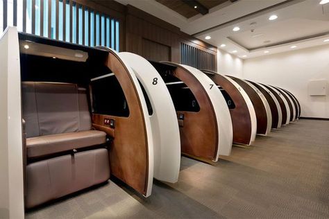 Airport Sleeping Pods, Sleep Pods, Doha Airport, Nap Pod, Sleeping Pods, Dubai Airport, Airport Lounge, Shake Shack, Dubai Travel