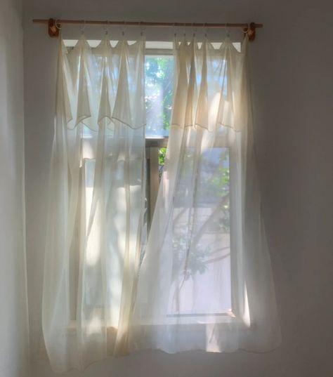 White Curtain Aesthetic, White Curtains Aesthetic, Curtains Bedroom Aesthetic, Shoujo Girl, Japan Aesthetic, White Curtains, White Aesthetic, Room Inspo, Pretty Pictures